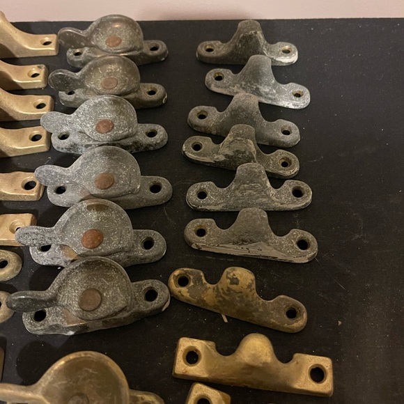 22 Brass Window Sash Locks Complete Screws Cast Iron Rare Old Vintage Decor - Picture 3 of 11
